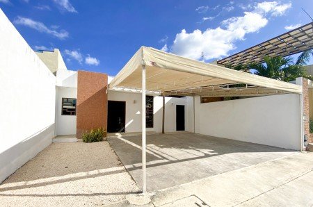 Casa en renta en Gran Santa Fe Mérida de una planta con 2 habitaciones y aires inverter